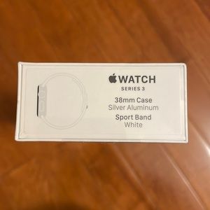 Apple Watch Series 3 silver 38mm white band